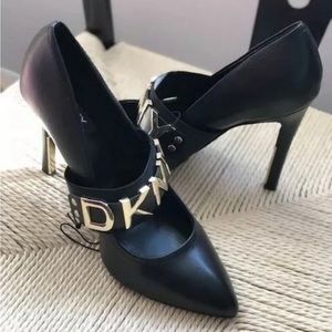 DKNY Genevive Gold Hardware Black Leather Pointed Heels size 11 pumps